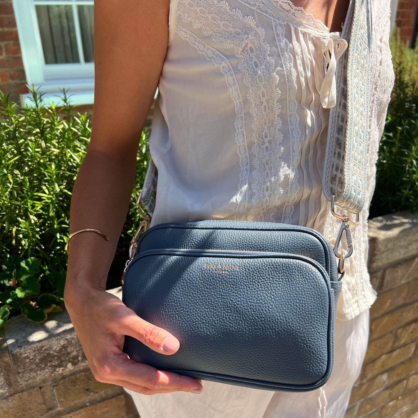 Bolso bandolera Alba en azul sombra