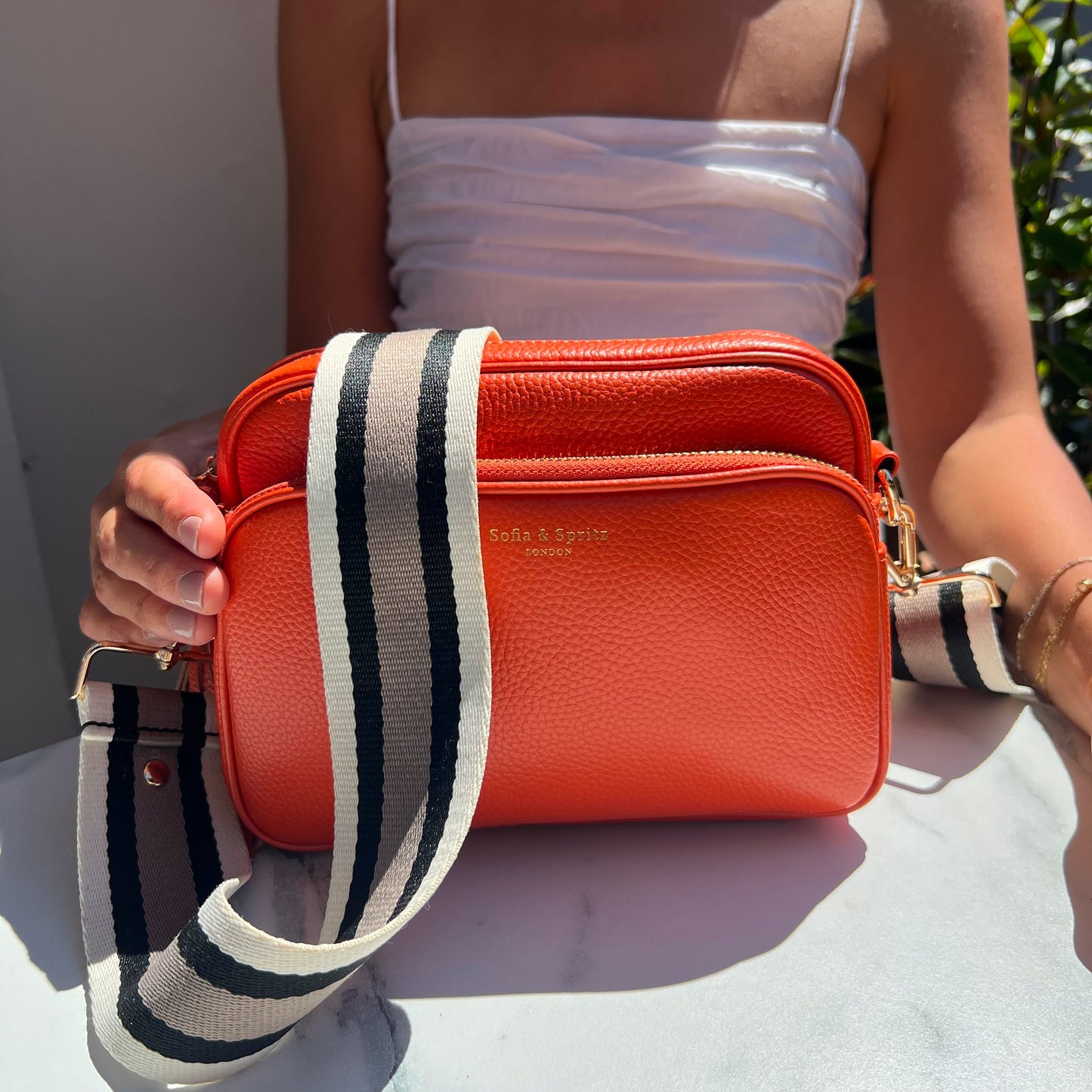 Bolso bandolera Alba en naranja vibrante