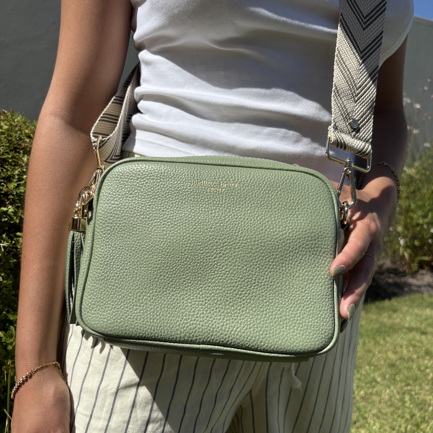 Bolso bandolera Lyla en verde salvia – elegante, imprescindible para el día a día