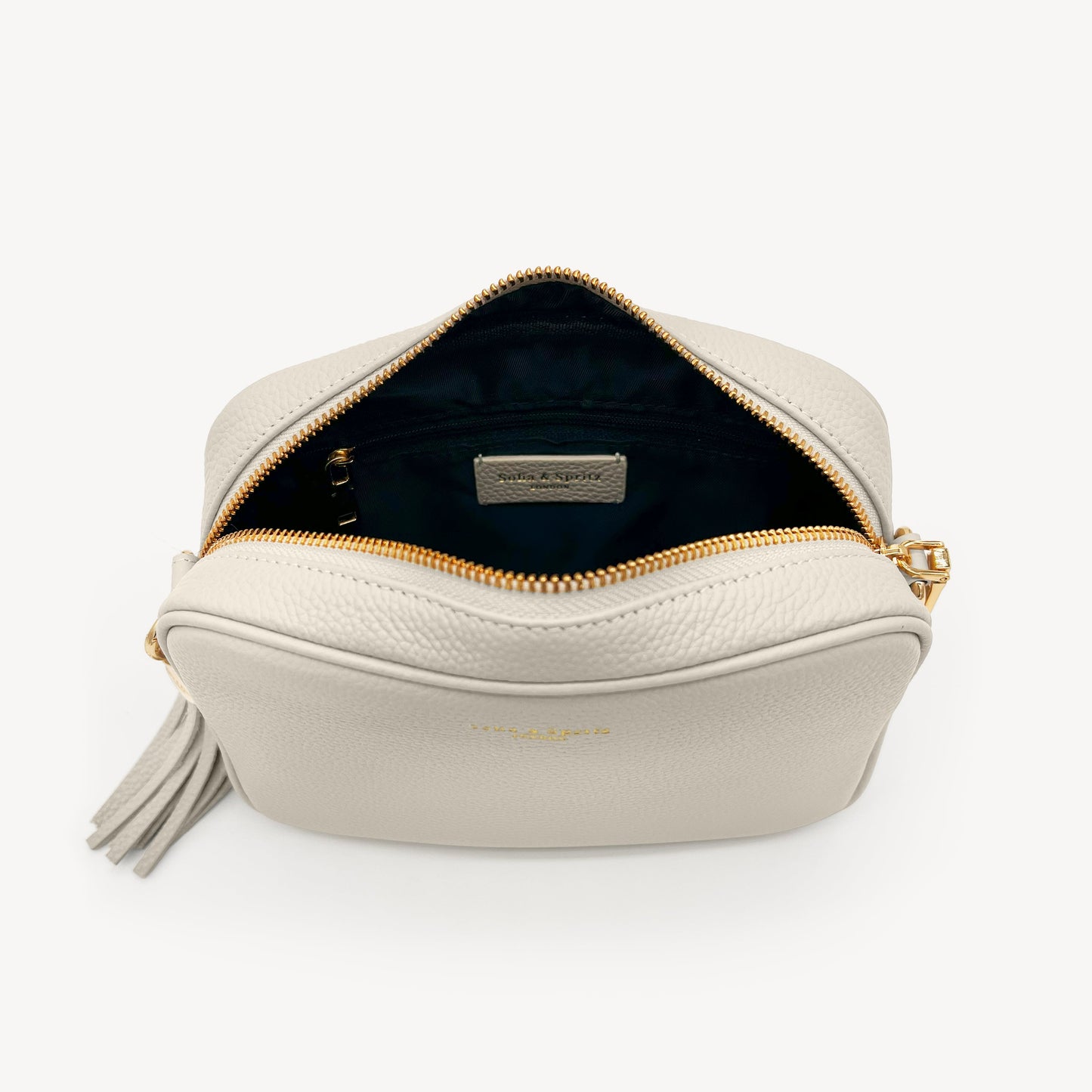 Bolso bandolera Lyla en tono piedra - elegante, imprescindible para el día a día