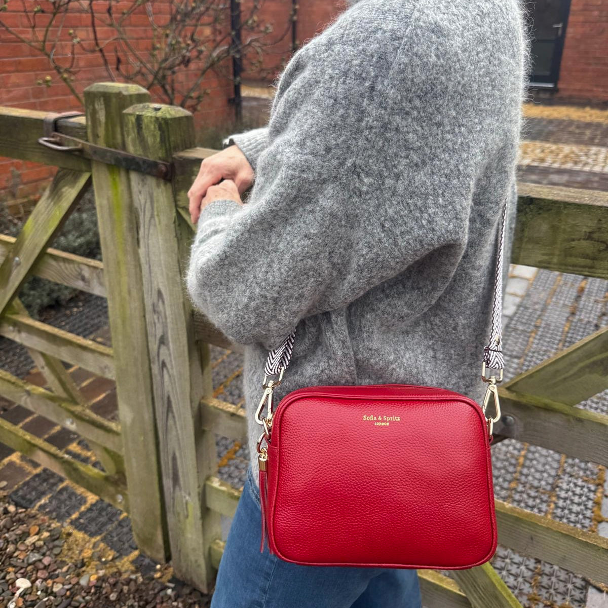Lyla Bolso bandolera en rojo cereza intenso