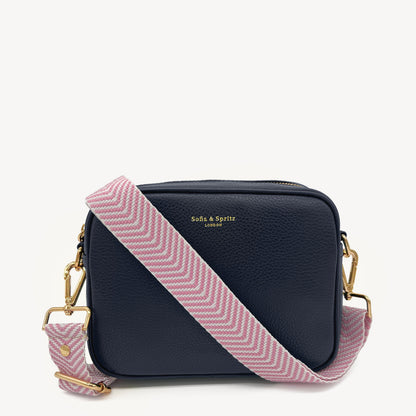 Correa elegante en rosa pálido y blanco con patrón chevron