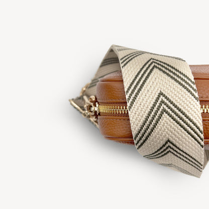 Correa de flecha en verde oliva y piedra — Boho-Chic, accesorio llamativo