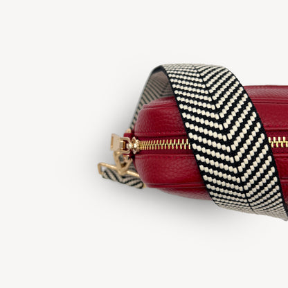 Correa elegante en negro y blanco con diseño chevron