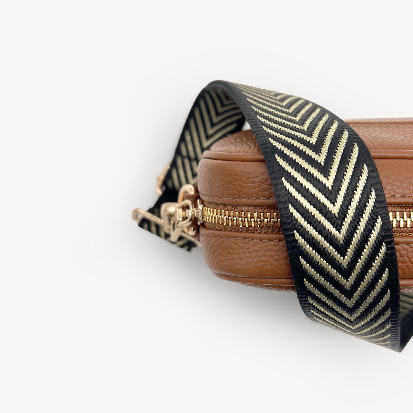 Correa premium en negro y dorado con patrón en chevron - elegante y sofisticada