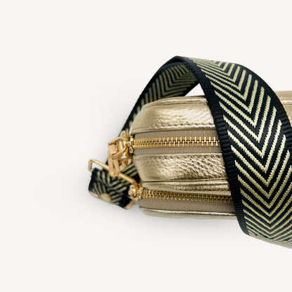 Correa premium en negro y dorado con patrón en chevron - elegante y sofisticada