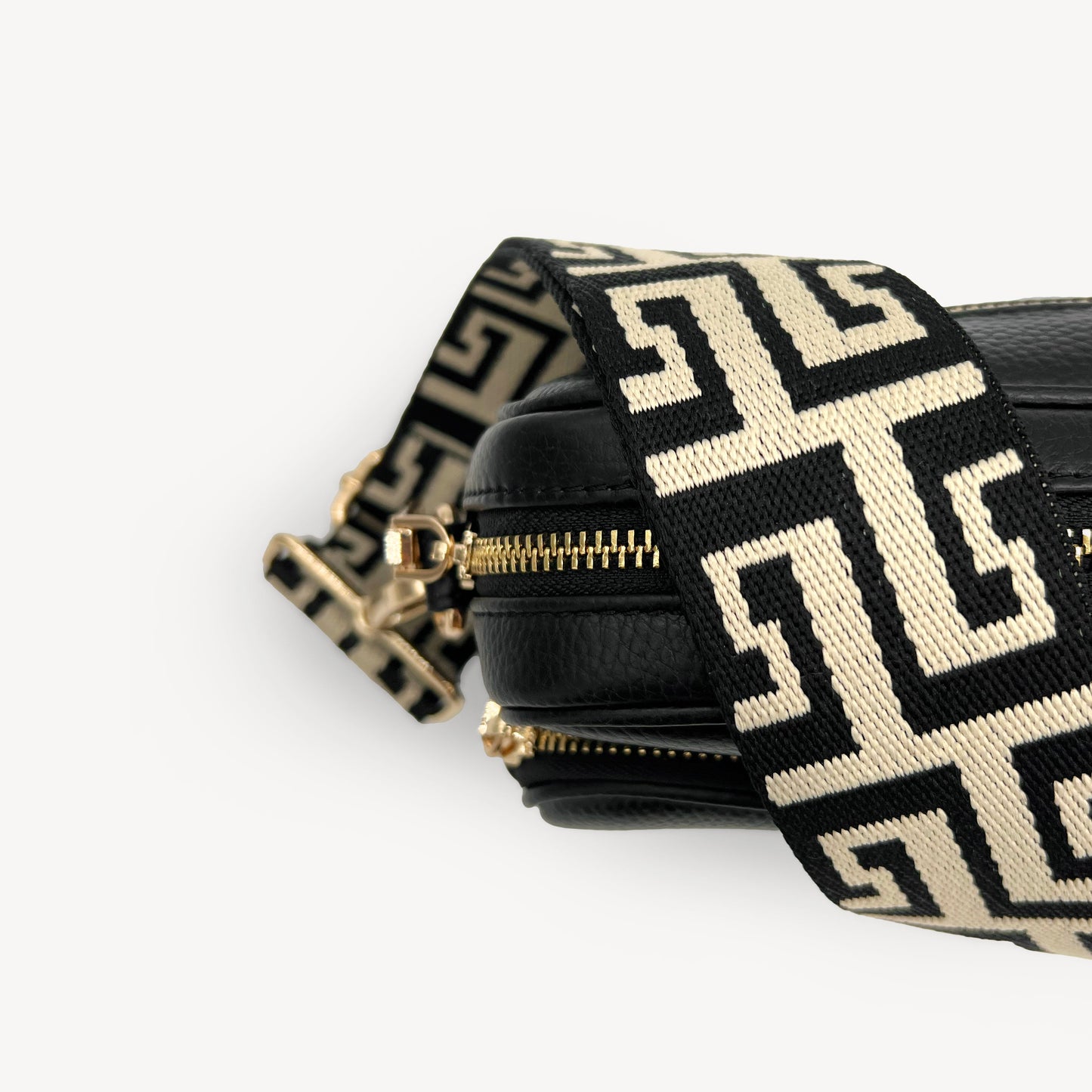 Correa griega en negro y piedra - Estilo elegante y audaz