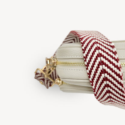 Correa de color burdeos y blanco con patrón en zigzag - Accesorio chic y moderno