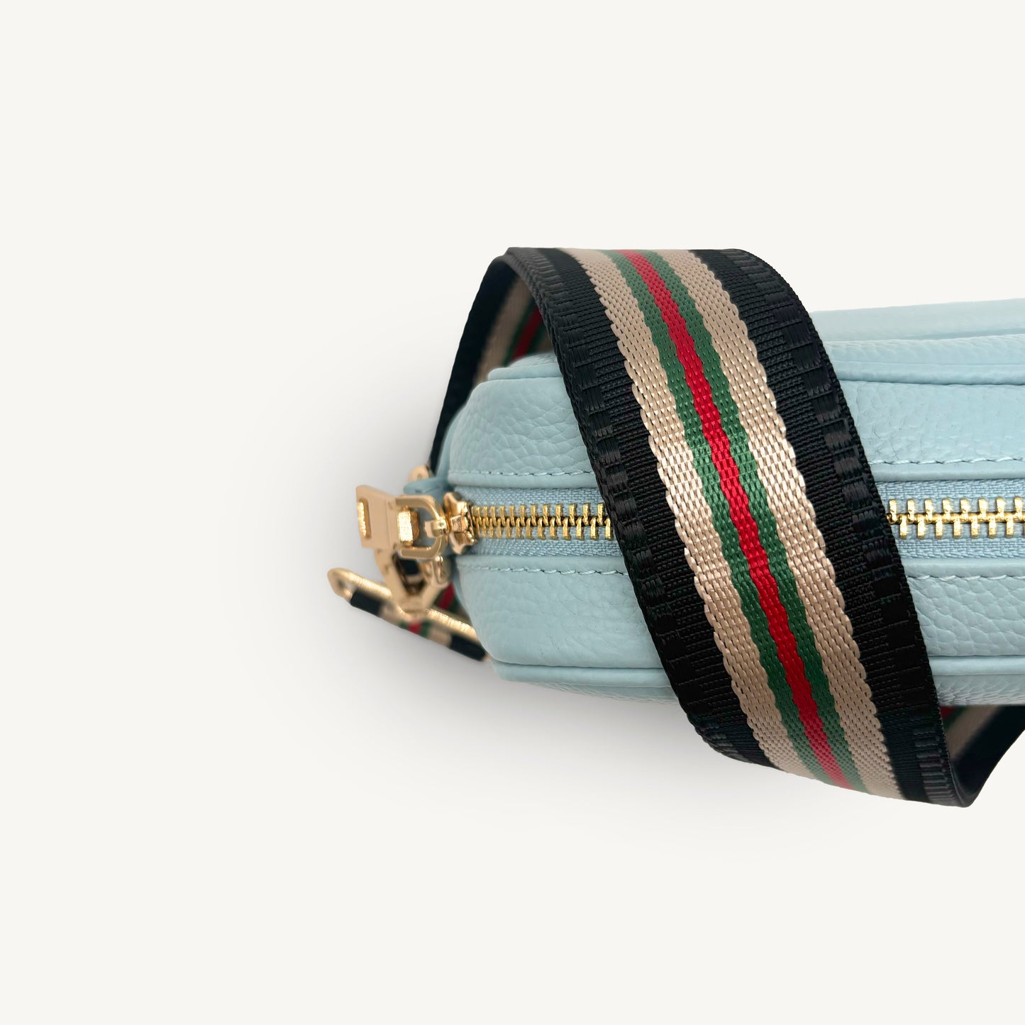 Colección de correas negras y doradas