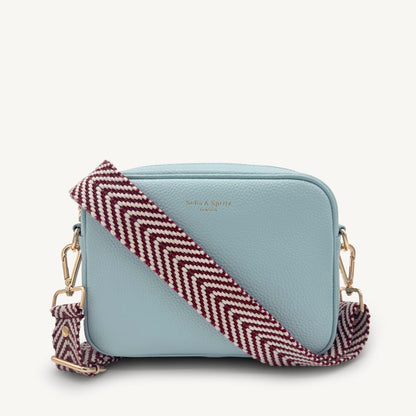 Correa de color burdeos y blanco con patrón en zigzag - Accesorio chic y moderno