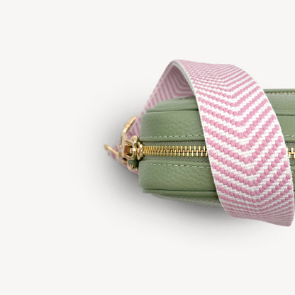 Correa elegante en rosa pálido y blanco con patrón chevron