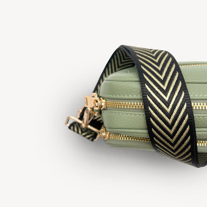 Correa premium en negro y dorado con patrón en chevron - elegante y sofisticada