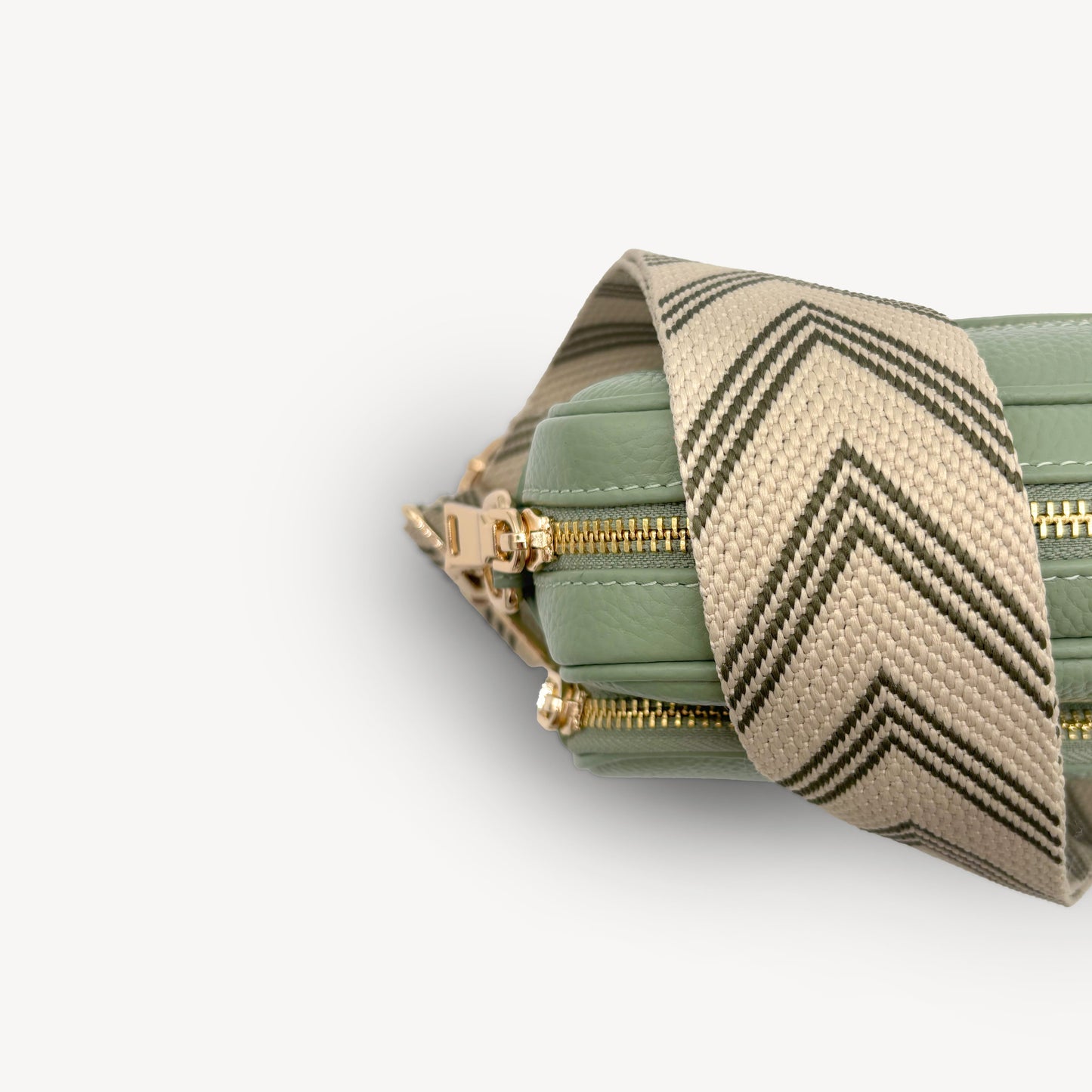 Correa de flecha en verde oliva y piedra — Boho-Chic, accesorio llamativo