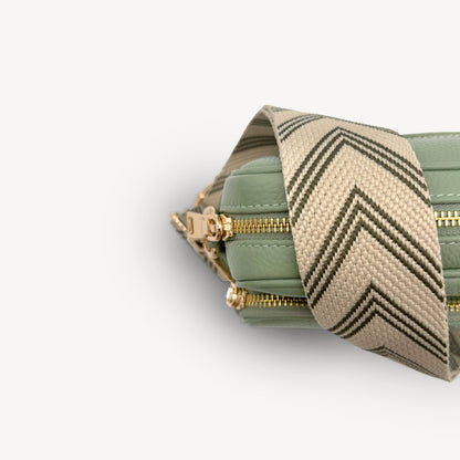 Correa de flecha en verde oliva y piedra — Boho-Chic, accesorio llamativo
