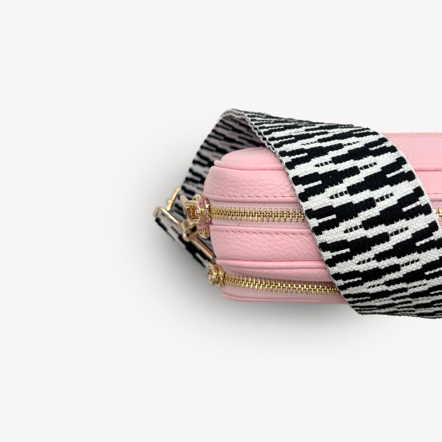 Correa en zigzag negro y blanco, audaz