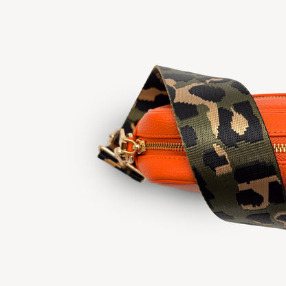 Correa de lujo verde oliva y dorada con estampado de leopardo