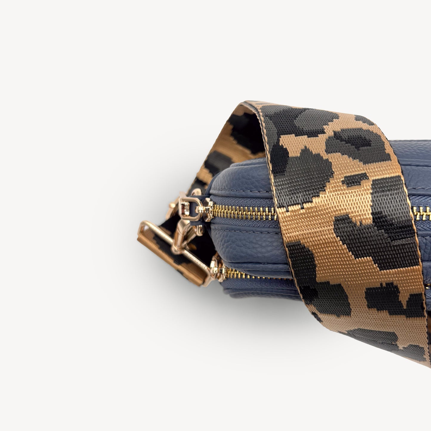 Correa dorada y gris con estampado de leopardo - Accesorio de lujo
