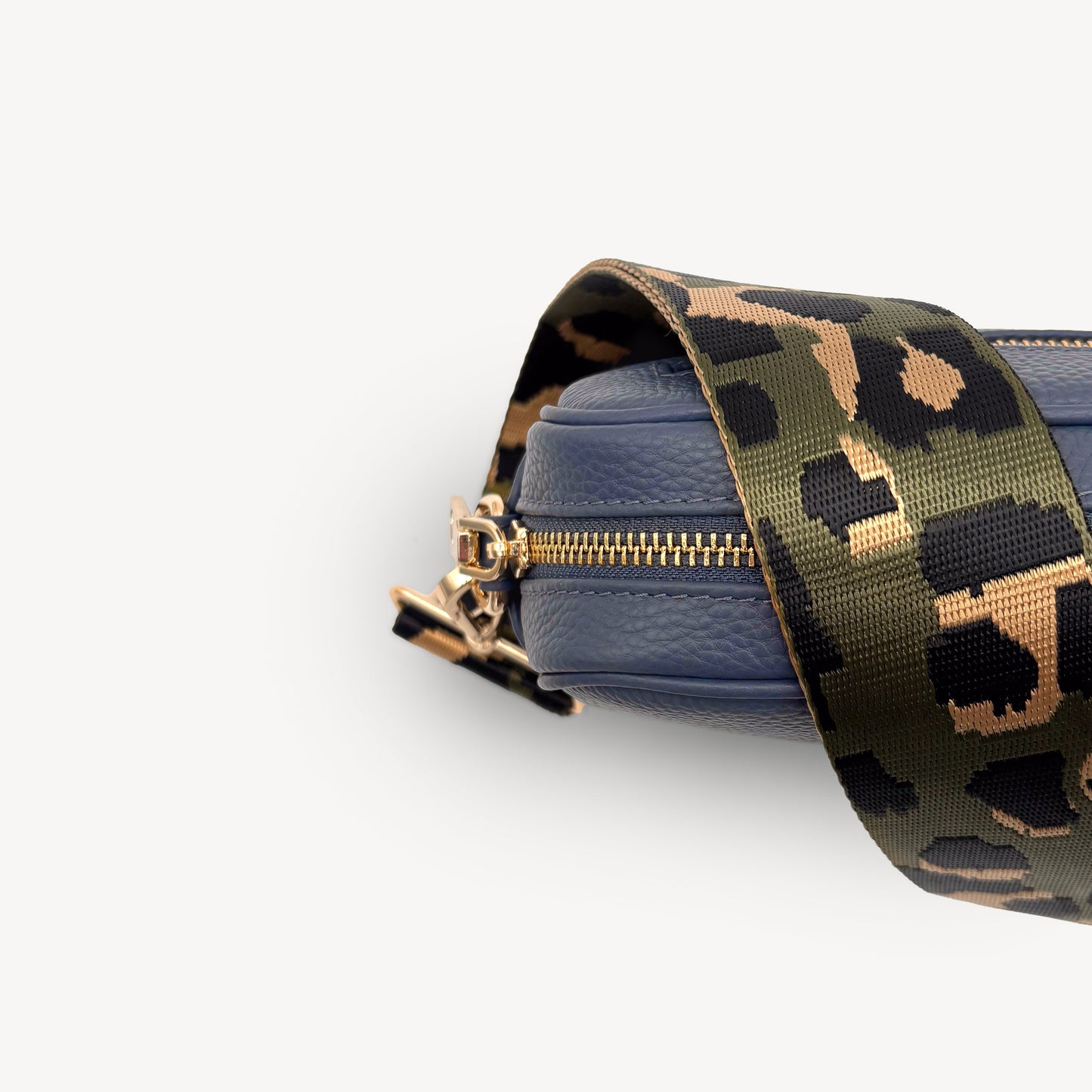 Correa de lujo verde oliva y dorada con estampado de leopardo