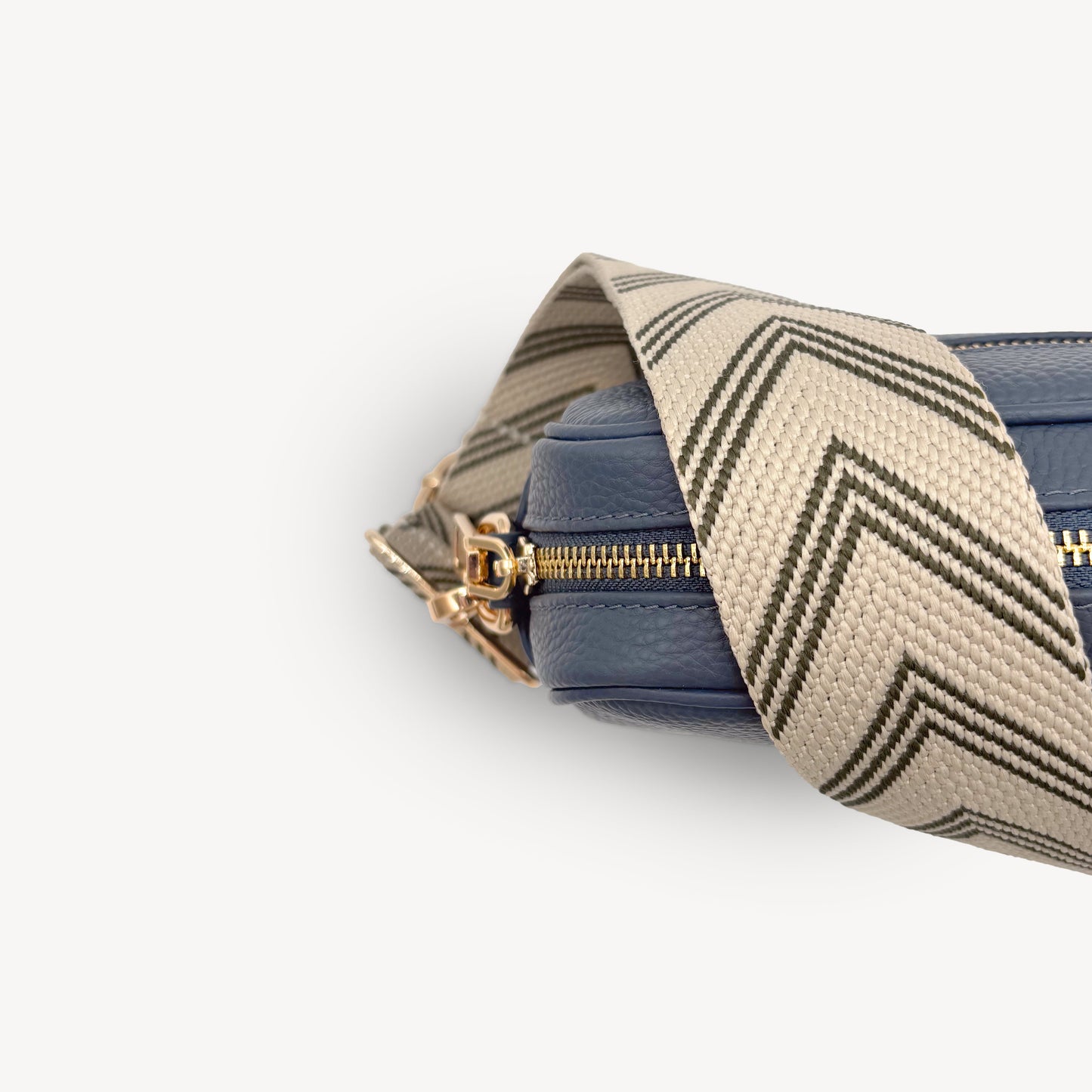 Correa de flecha en verde oliva y piedra — Boho-Chic, accesorio llamativo