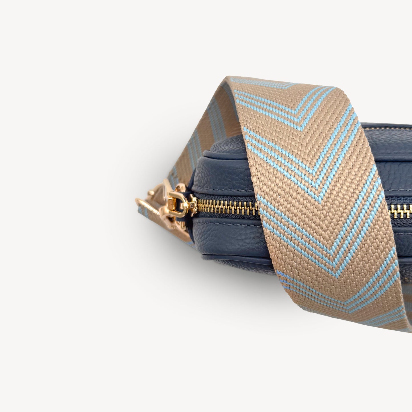 Correa de flecha azul claro y arena – Toque elegante y sutil