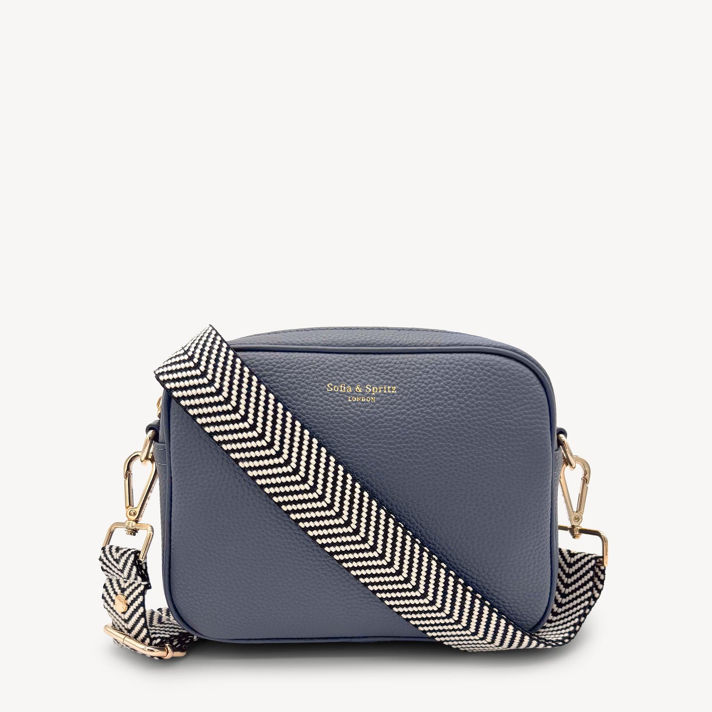 Correa elegante en negro y blanco con diseño chevron