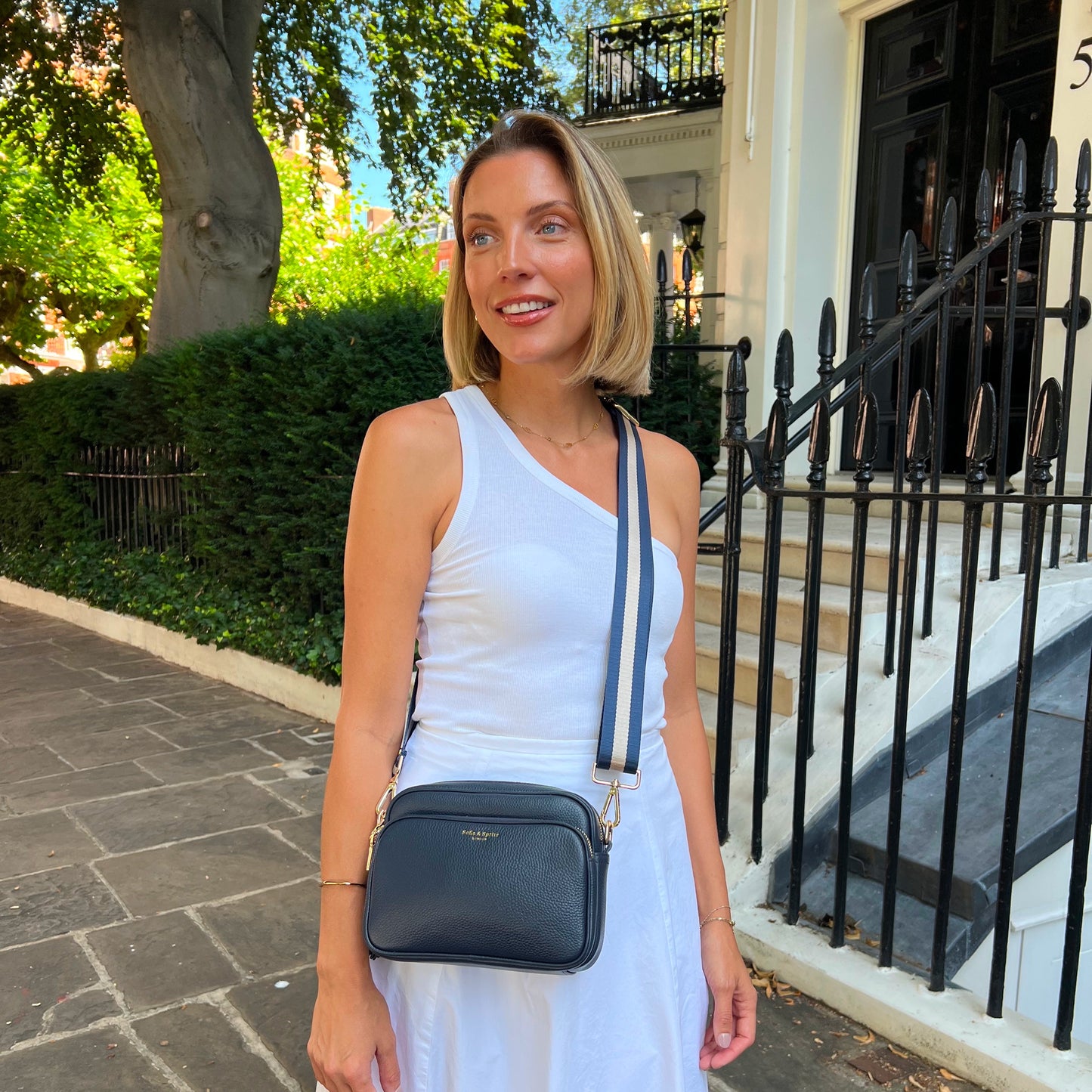 Bolso bandolera Alba azul marino - Elegante, imprescindible para el día a día