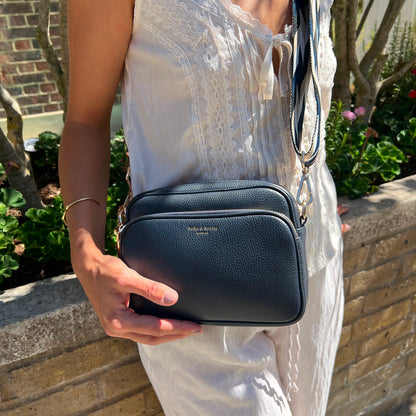 Bolso bandolera Alba azul marino - Elegante, imprescindible para el día a día