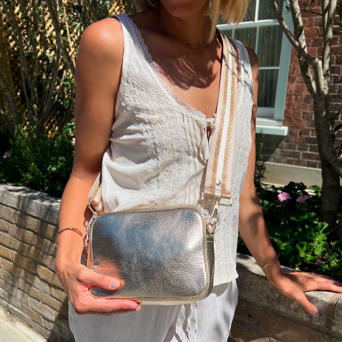 Bolso bandolera Lyla en dorado - Elegante, imprescindible para el día a día con manos libres