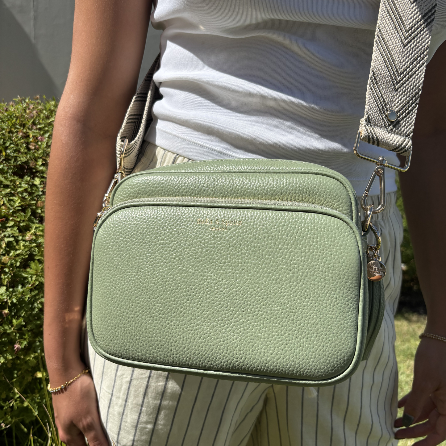 Bolso bandolera Alba en verde salvia