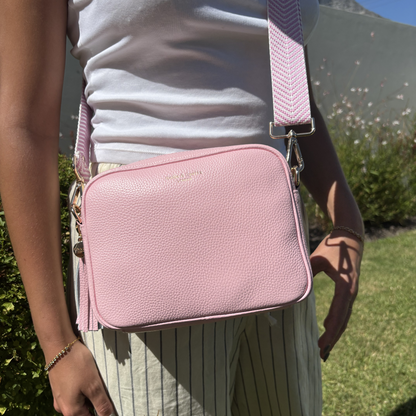 Bolso cruzado Lyla en rosa blush - Elegante, compacto, esencial para el día a día
