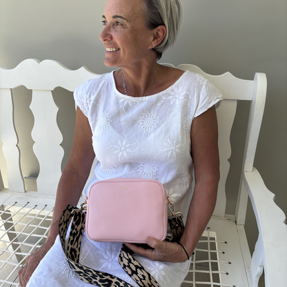Bolso cruzado Lyla en rosa blush - Elegante, compacto, esencial para el día a día