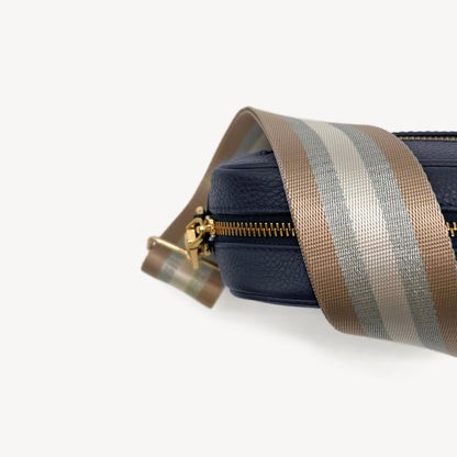 Correa a rayas champán y plata — accesorio lujoso y elegante