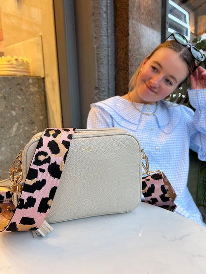 Correa elegante rosa pálido y dorado con estampado de leopardo