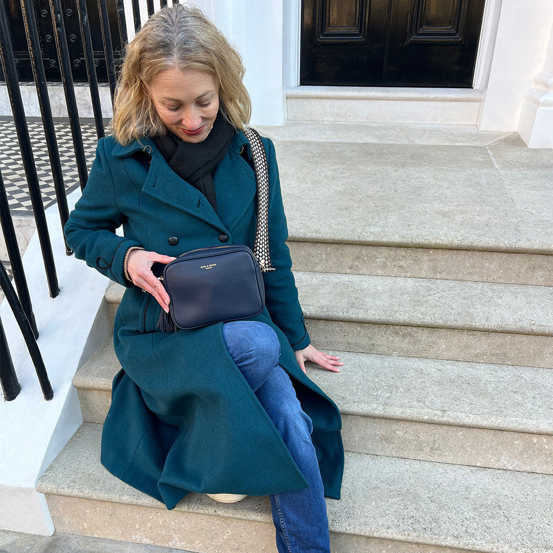 Lyla Bolso Bandolera en Azul Marino - Elegante, imprescindible diario con las manos libres