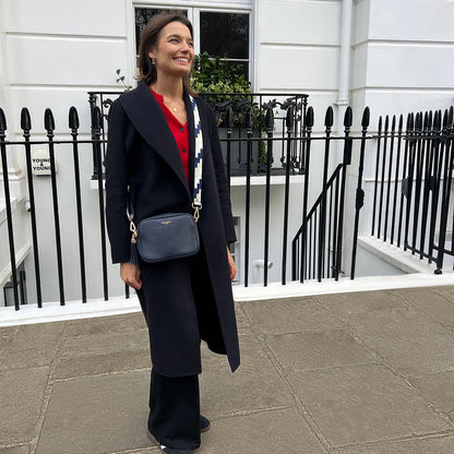 Lyla Bolso Bandolera en Azul Marino - Elegante, imprescindible diario con las manos libres