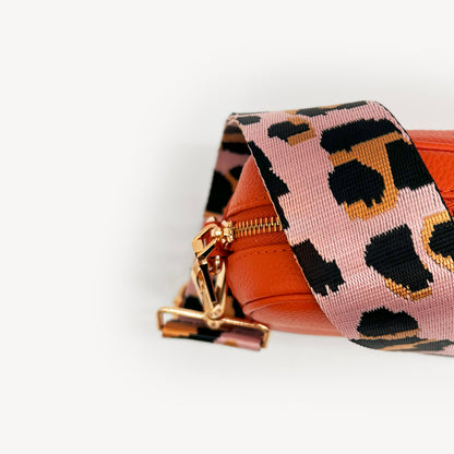 Correa elegante rosa pálido y dorado con estampado de leopardo