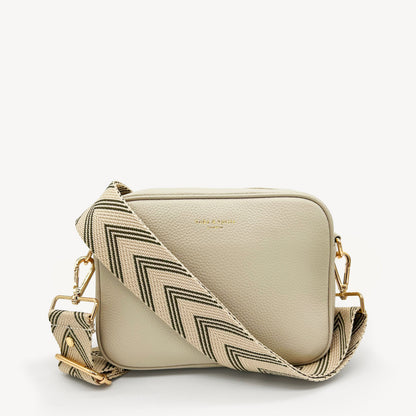 Correa de flecha en verde oliva y piedra — Boho-Chic, accesorio llamativo