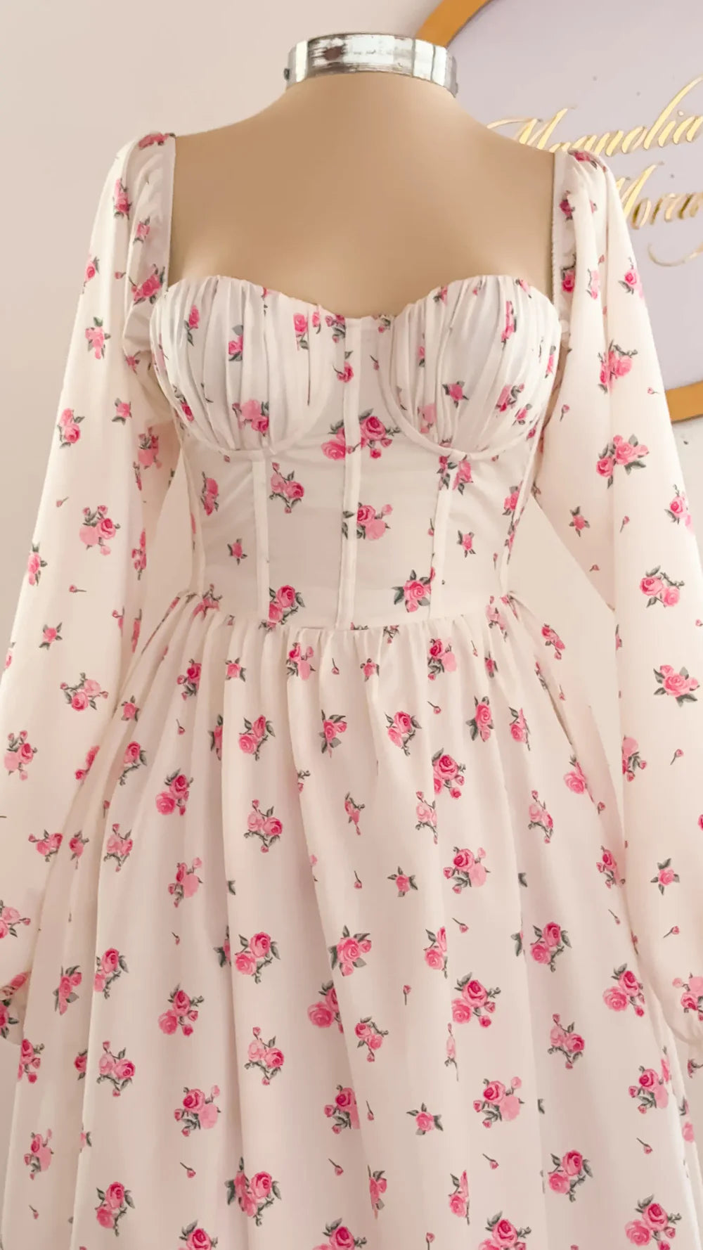 Vestido tipo Corset Priscilla Midi Flor Victoria