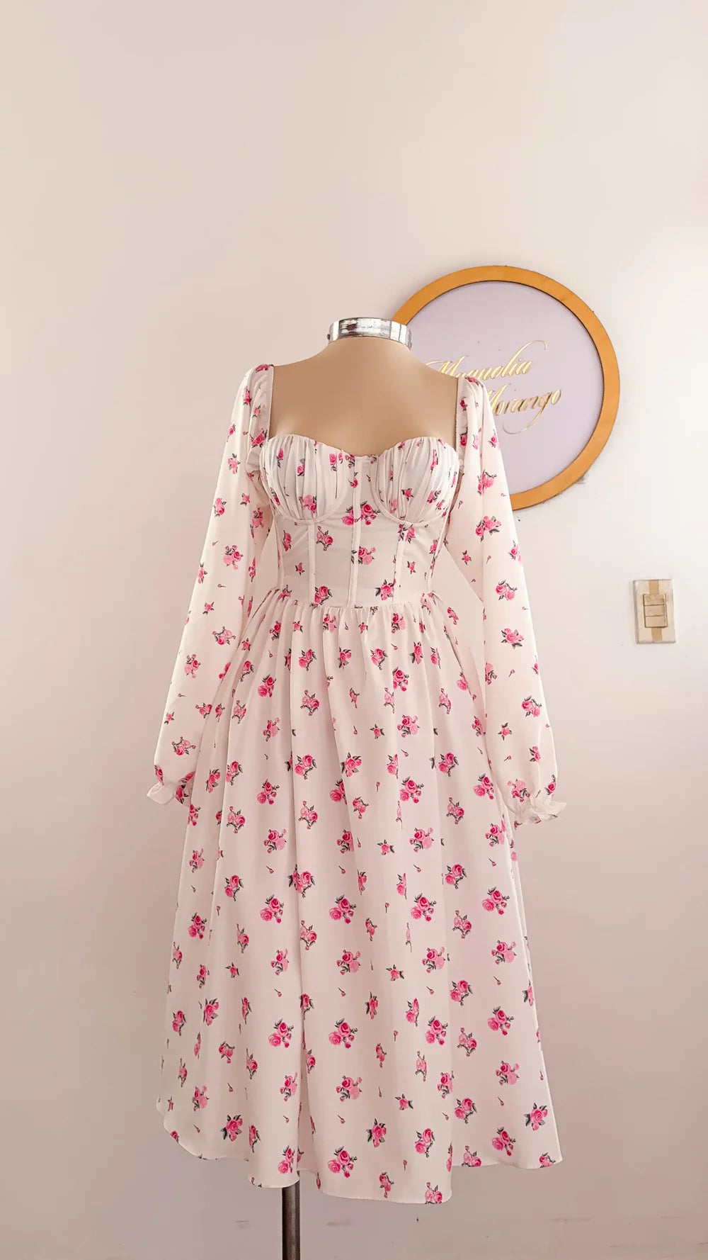 Vestido tipo Corset Priscilla Midi Flor Victoria